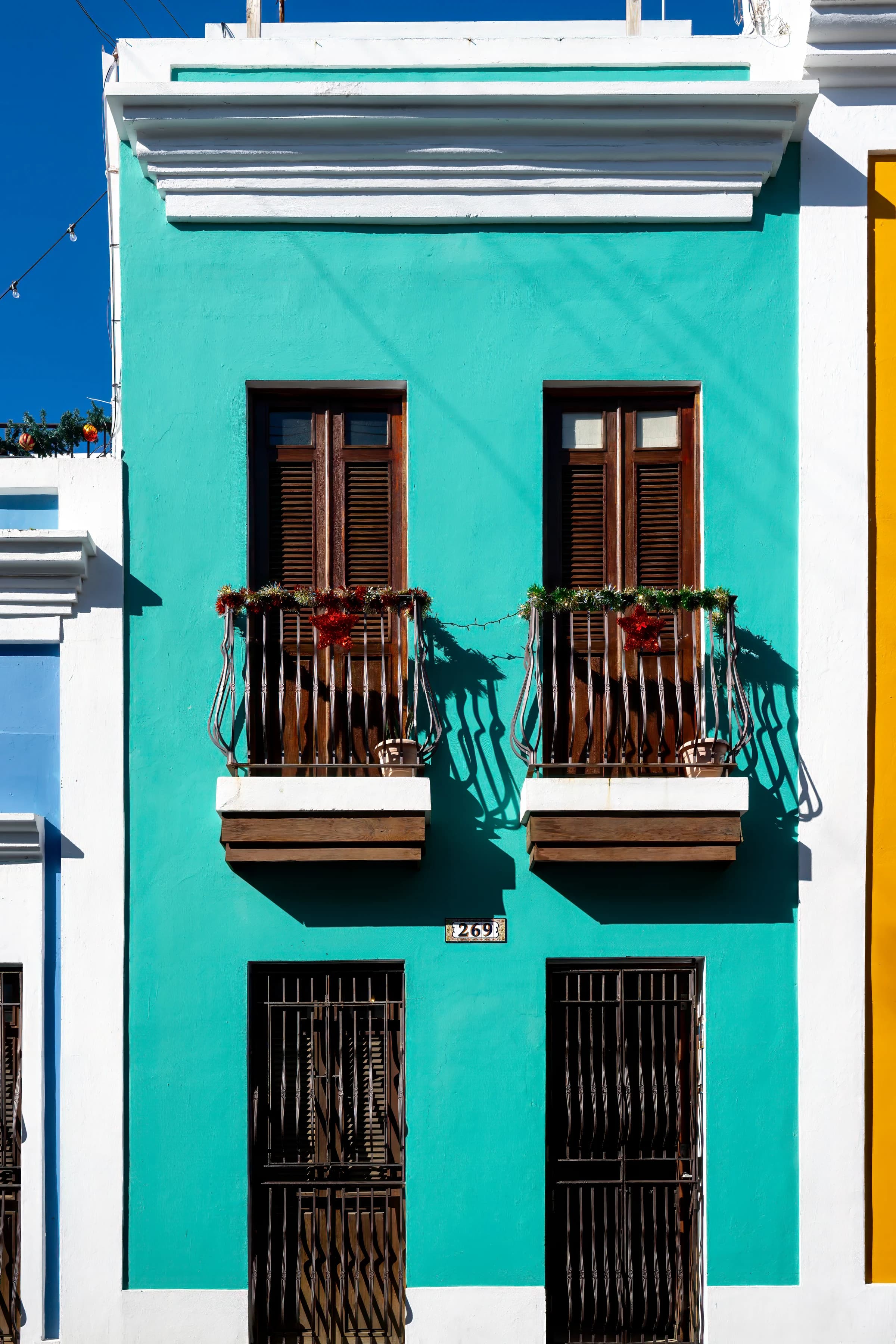 Caribbean Facade in Turquoise