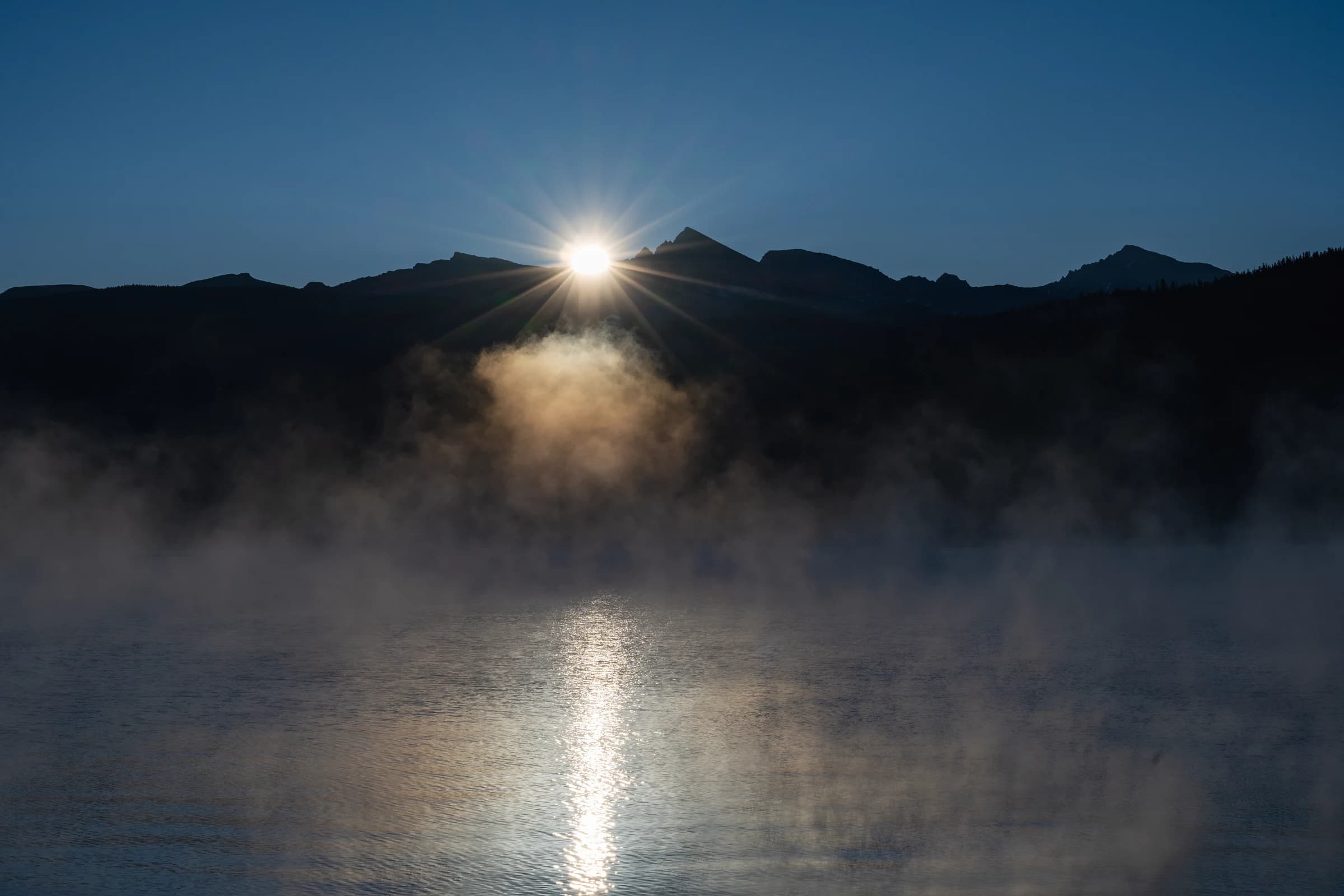 Sierra Sunrise, Misty Lake
