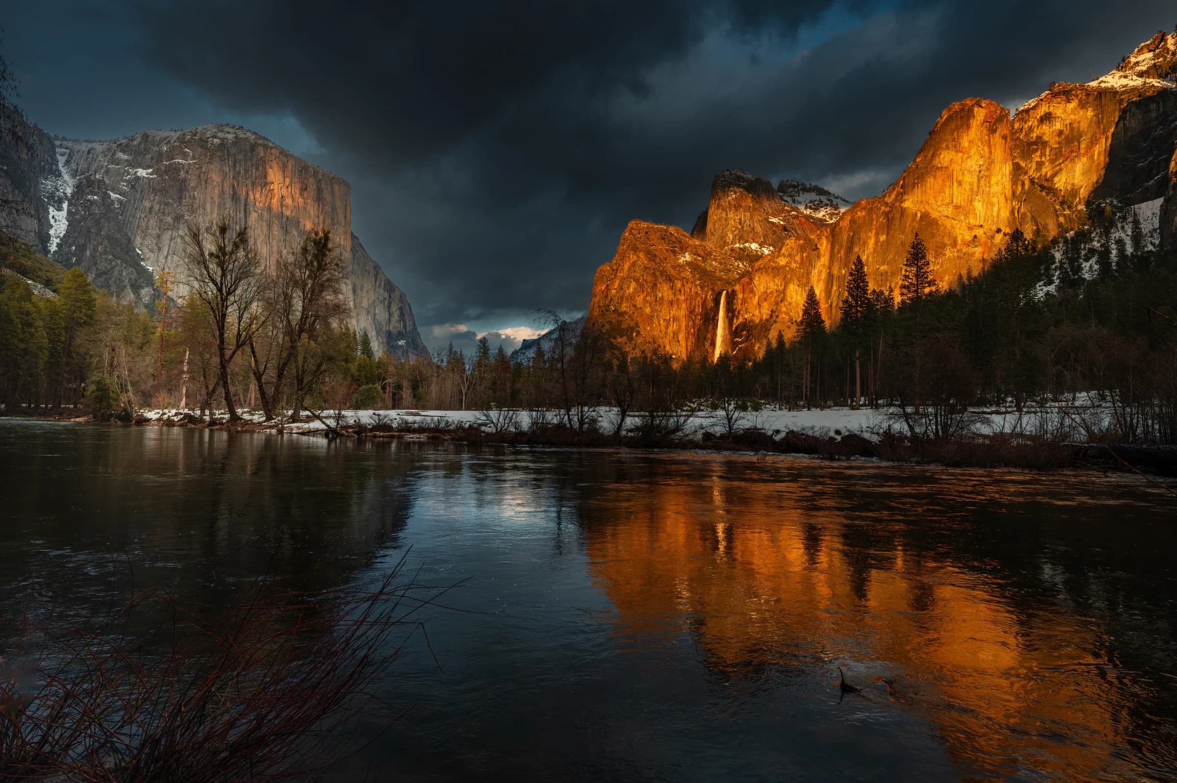 Yosemite's Golden Hour Embrace