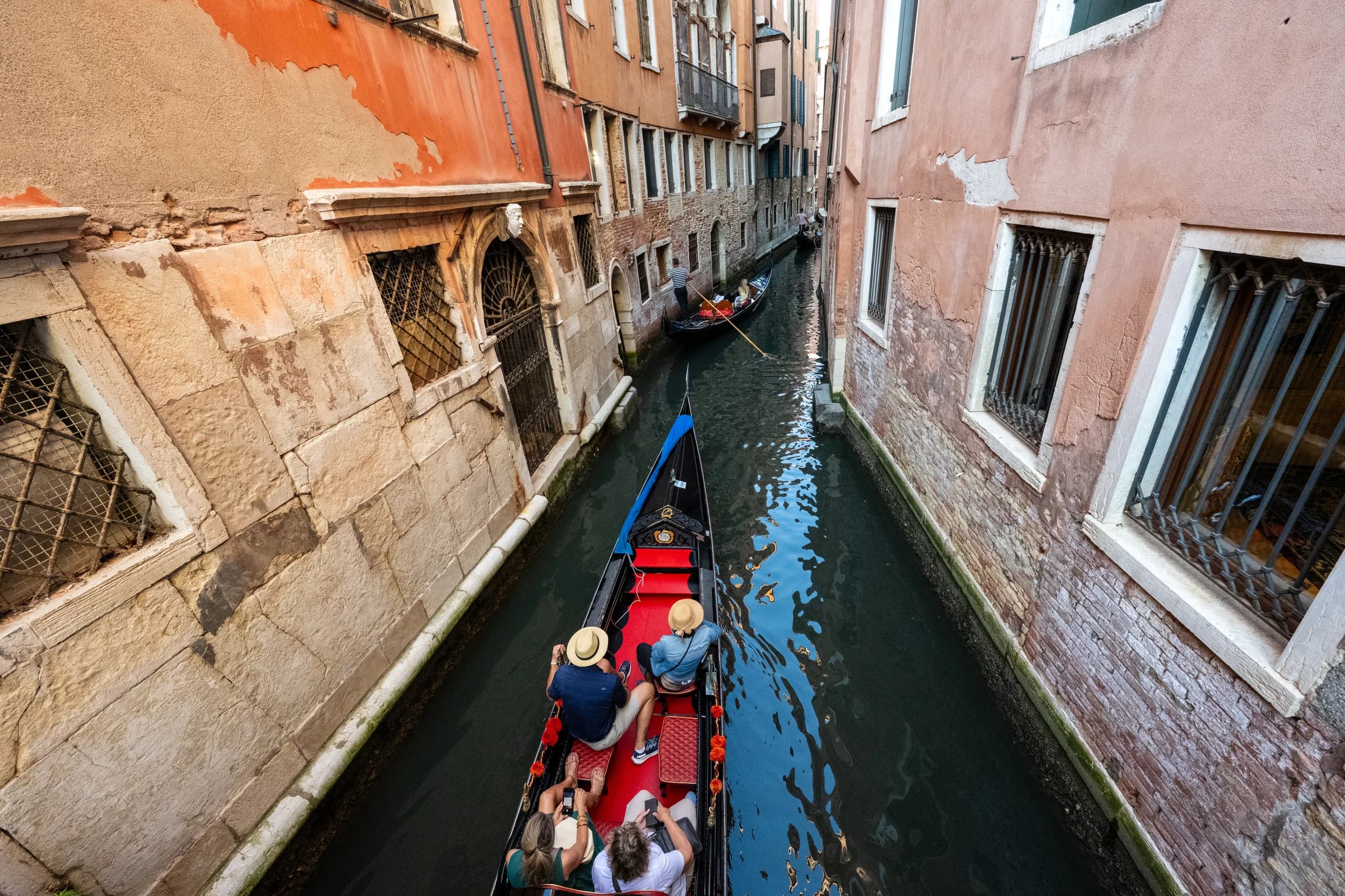 Venetian Canal Serenade (2025) (3)